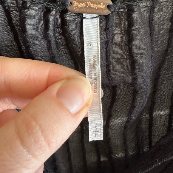 Free People Black Out of Town Split Neck blouse - size S/M - Picture 7 of 9